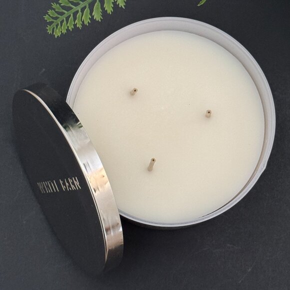 BBW Snowflakes & Cashmere White Barn Bath & Body Works 3 Wick Candle - Picture 6 of 10